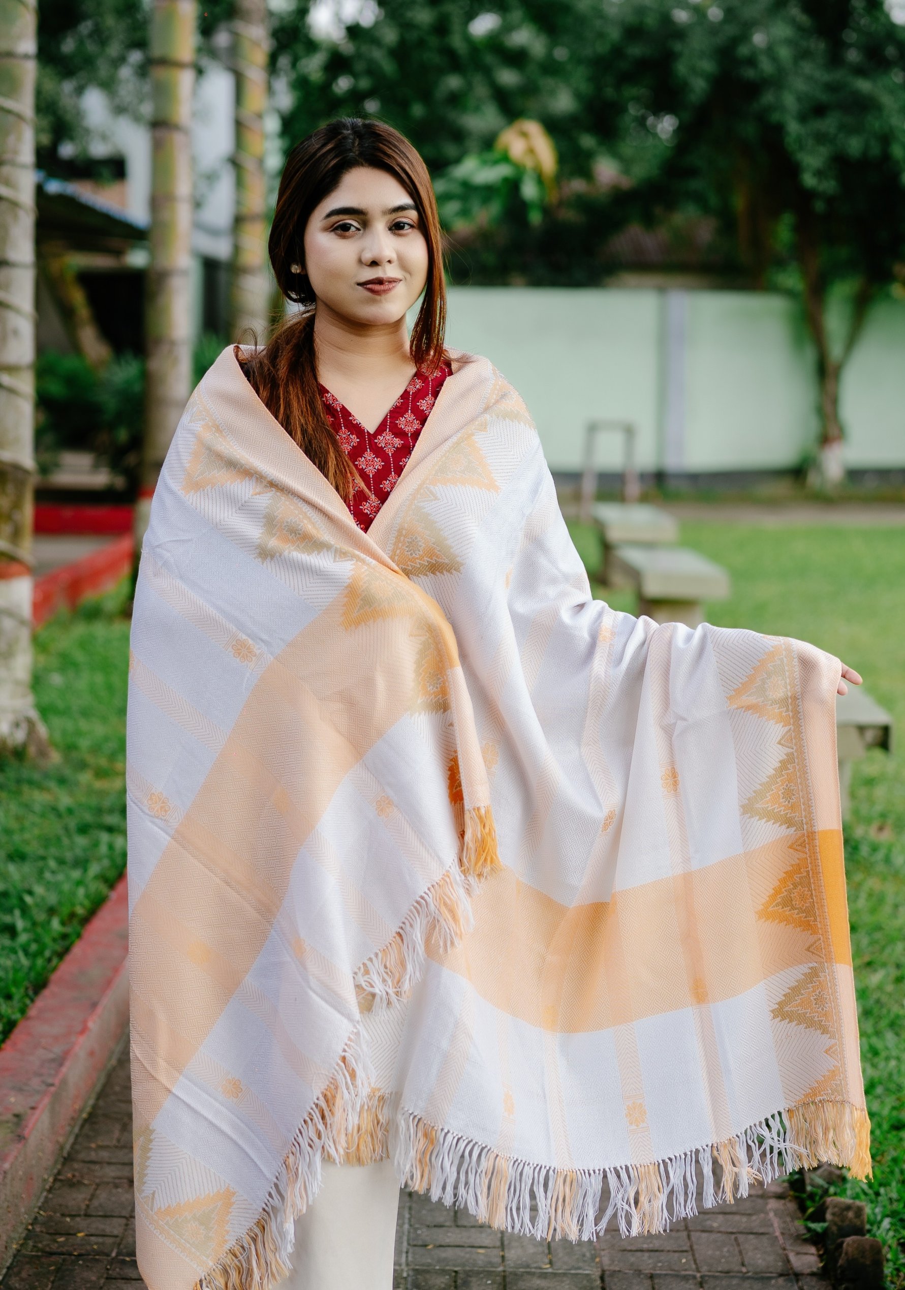 জামদানি শাল-সাদা কালার